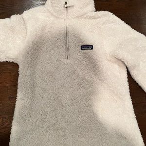 Patagonia Los Gatos 1/4 zip size small. Cream colored.